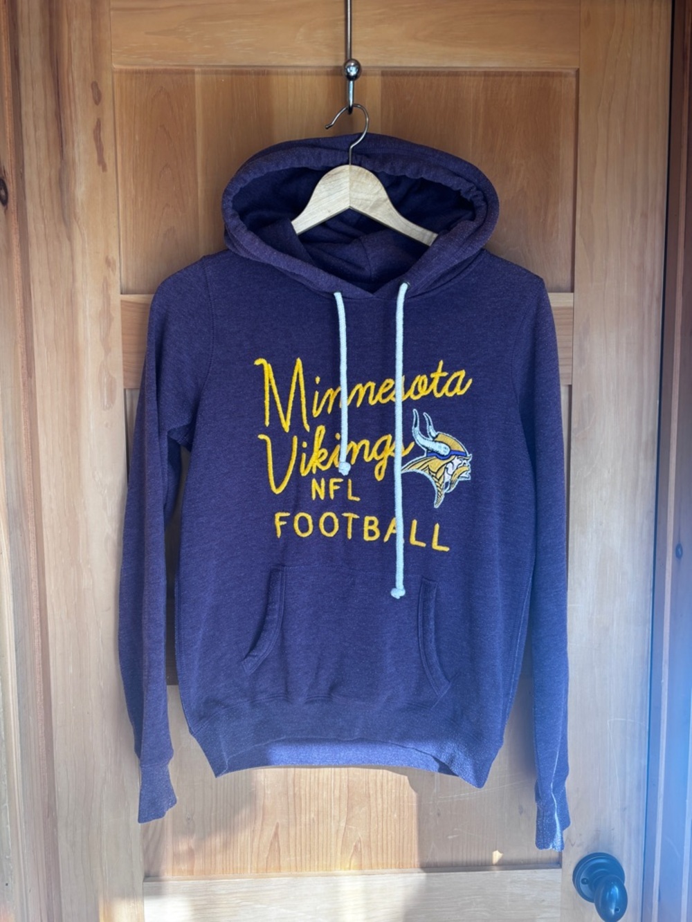 Campus Crew Vibtage Minnesota Vikings Purple Pullover Hoodie Sweatshirt